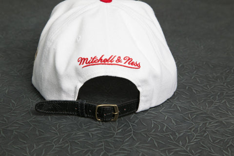 Chicago Bulls Rose Embossed Strapback