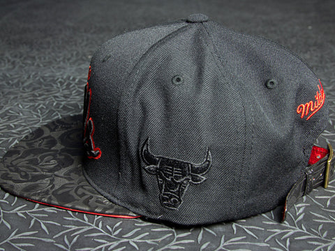 Chicago Bulls Roses Strapback